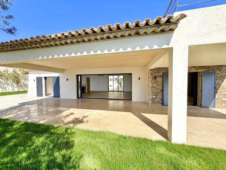 Villa vue mer panoramique à vendre à Sainte-Maxime