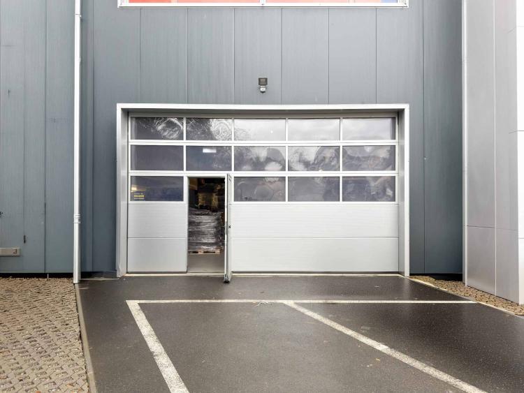 Magnifique surface artisanale de 505m2 de plain-pied