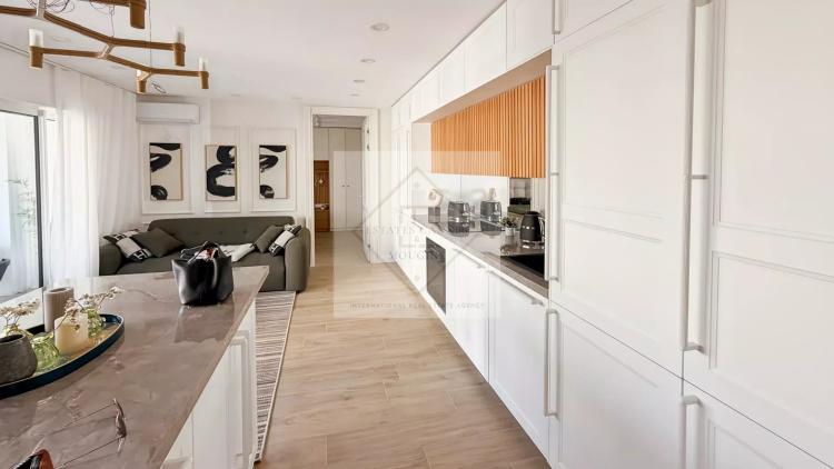 Appartement 3 pièces entièrement rénové – Cannes Palm Beach