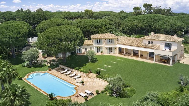 Saint-Tropez , Les Parcs - Propriété de charme à quelques minutes de St Tropez dans un domaine privé