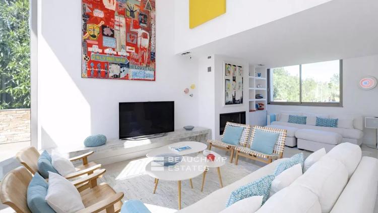 Sublime villa contemporaine à pied du centre de Saint-Tropez