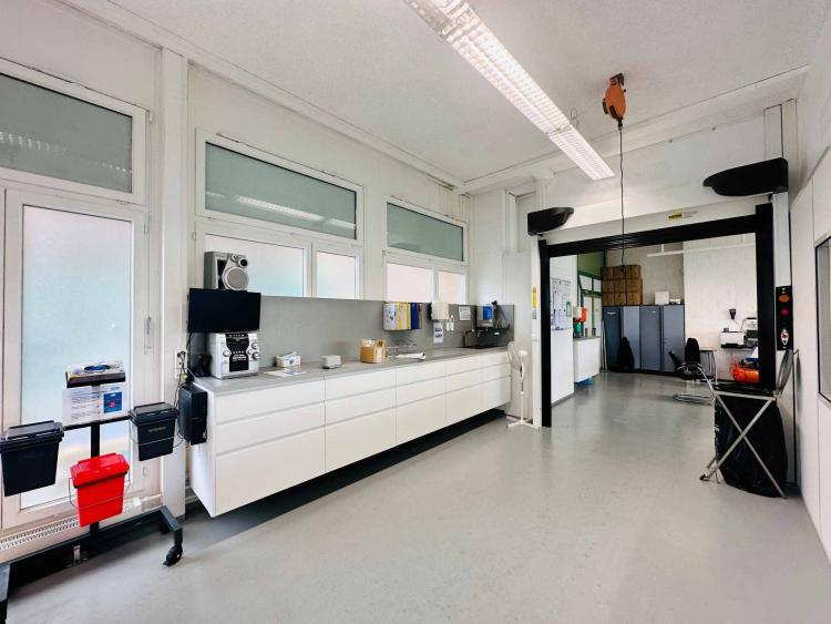 INDUSTRIE, BUREAUX - 930 m2 - Bussigny-près-Lausanne