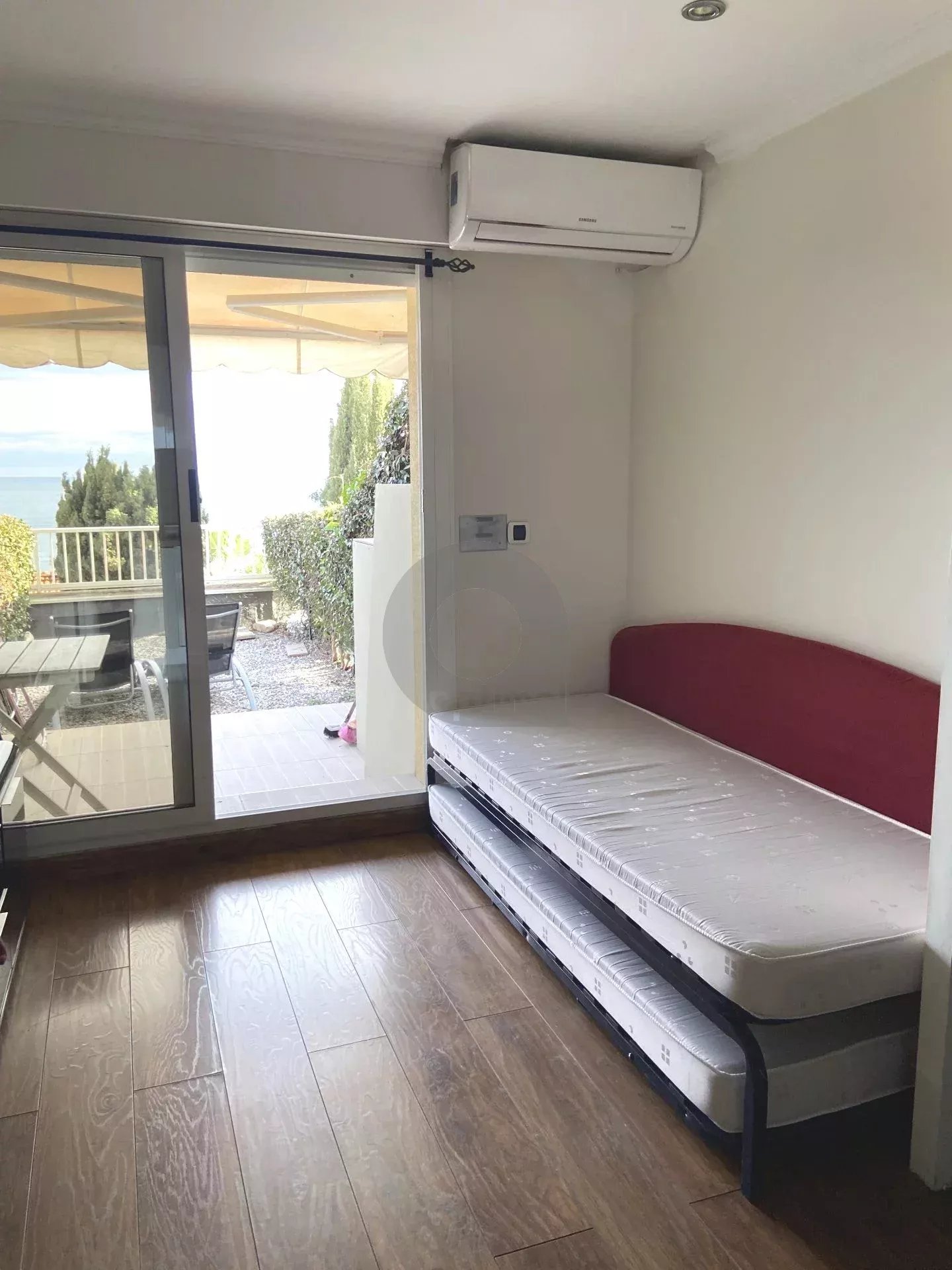 ROQUEBRUNE SECTEUR CABBE - STUDIO TERRASSE VUE MER - PISCINE