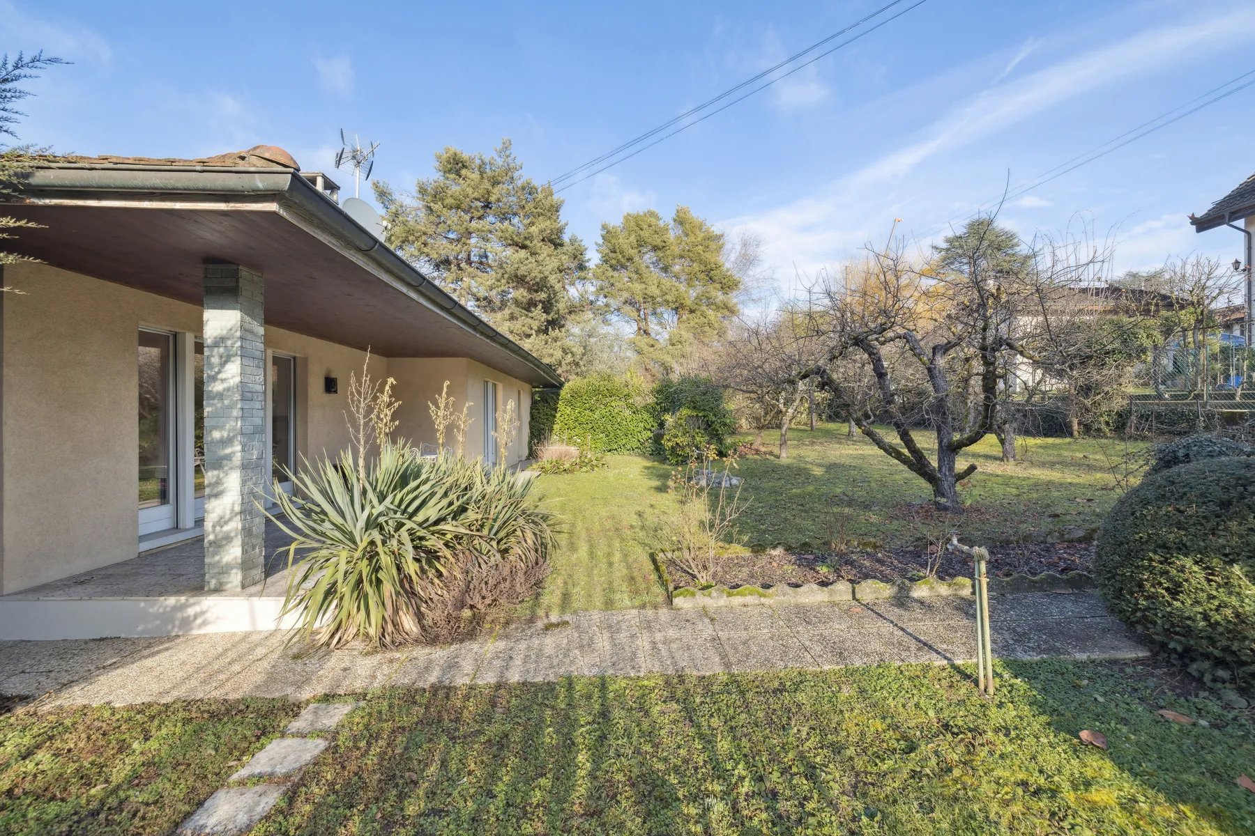 Spacieuse Villa Familiale De Plain Pied Avec Un Fort Potentiel