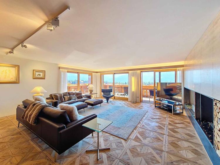 EXCLUSIVITÉ - Superbe 5.5 pièces avec vue panoramique et studio indépendant