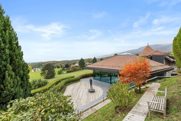 Propriété D'exception Avec Piscine Intérieure Et Vue Sur Le Lac Léman