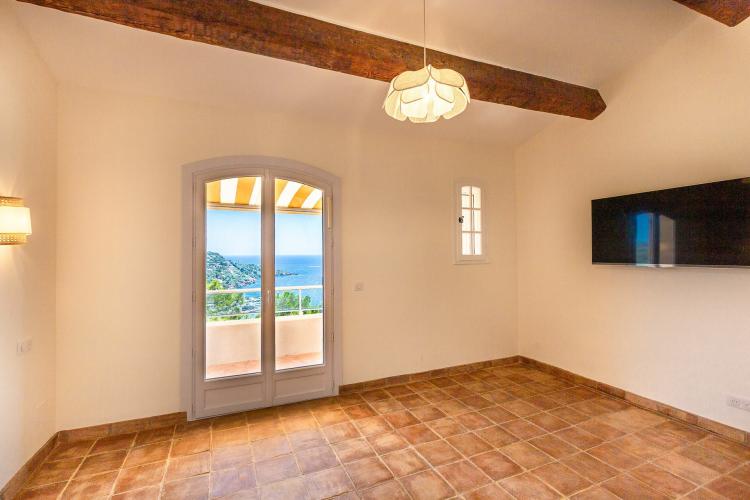 Villa rénovée vue mer à Théoule-sur-Mer