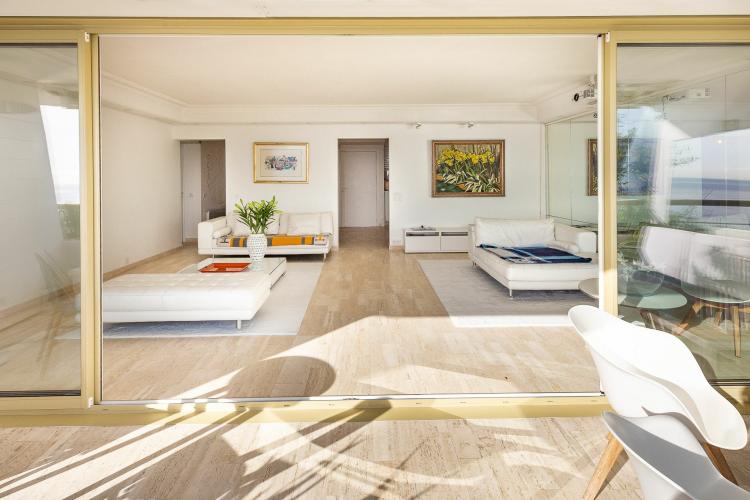 Appartement de deux chambres avec vue sur la mer à Marina Baie des Anges