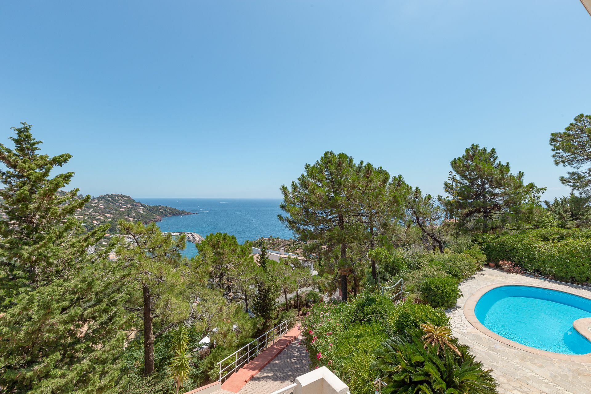Villa rénovée vue mer à Théoule-sur-Mer