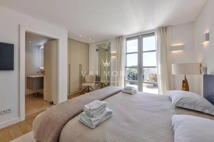 Une élégante maison moderne de 5 chambres à Cannes