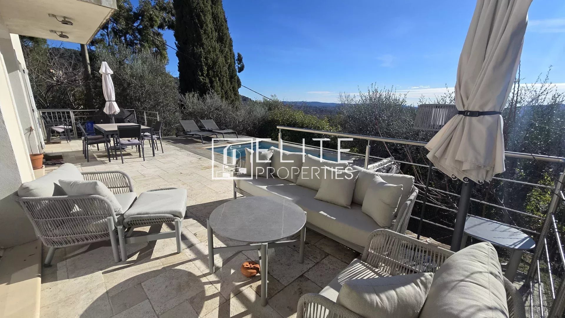 MAISON 6 PIÈCES DE 146 m² – VUE PANORAMIQUE MER & PISCINE – CABRIS