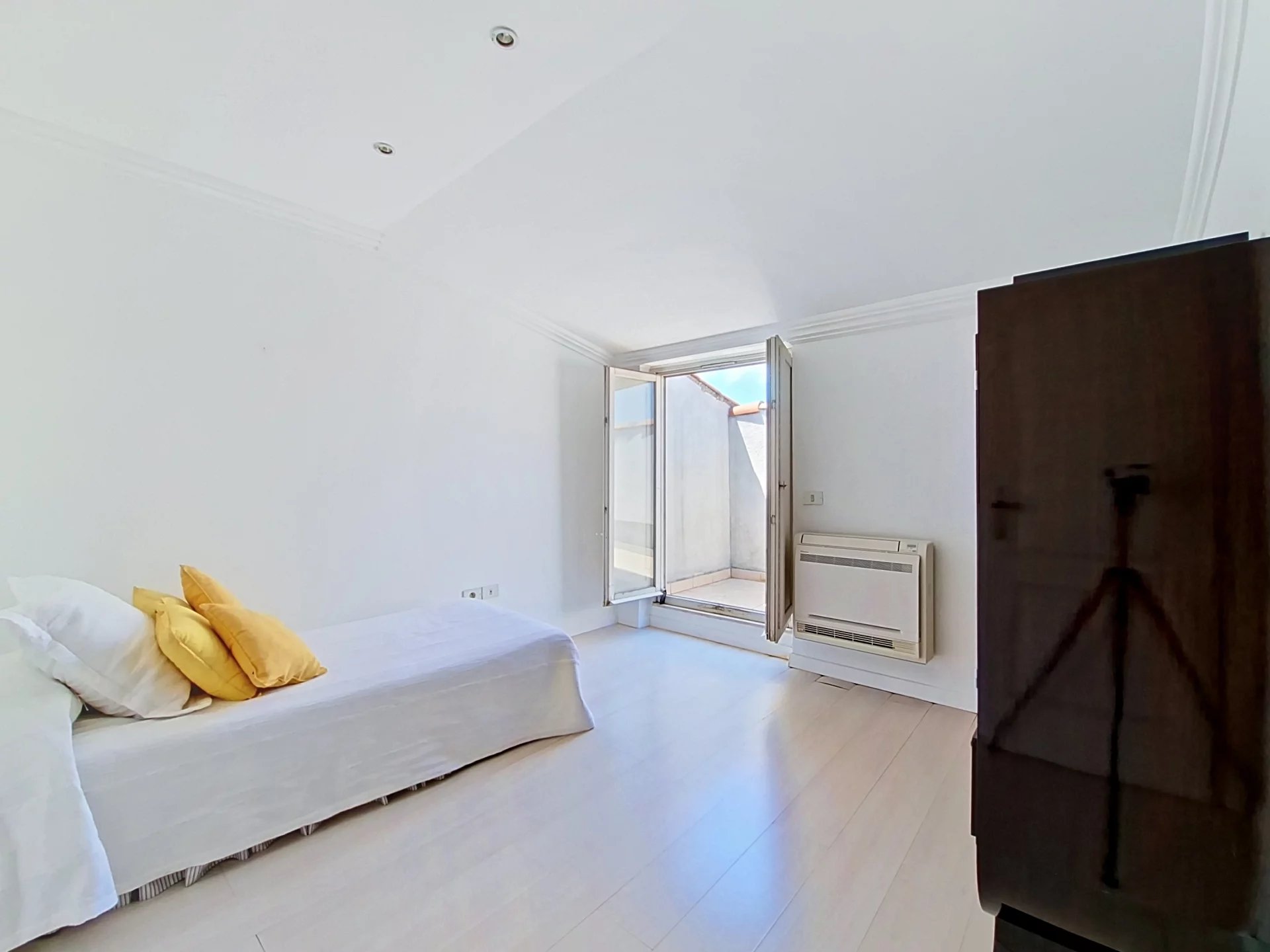 VENTE APPARTEMENT DUPLEX DERNIER ETAGE - CANNES CENTRE