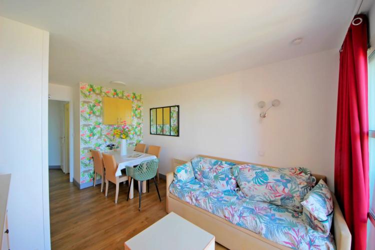AGAY CAP ESTEREL 2 PIECES DERNIER ETAGE VUE MER PANORAMIQUE
