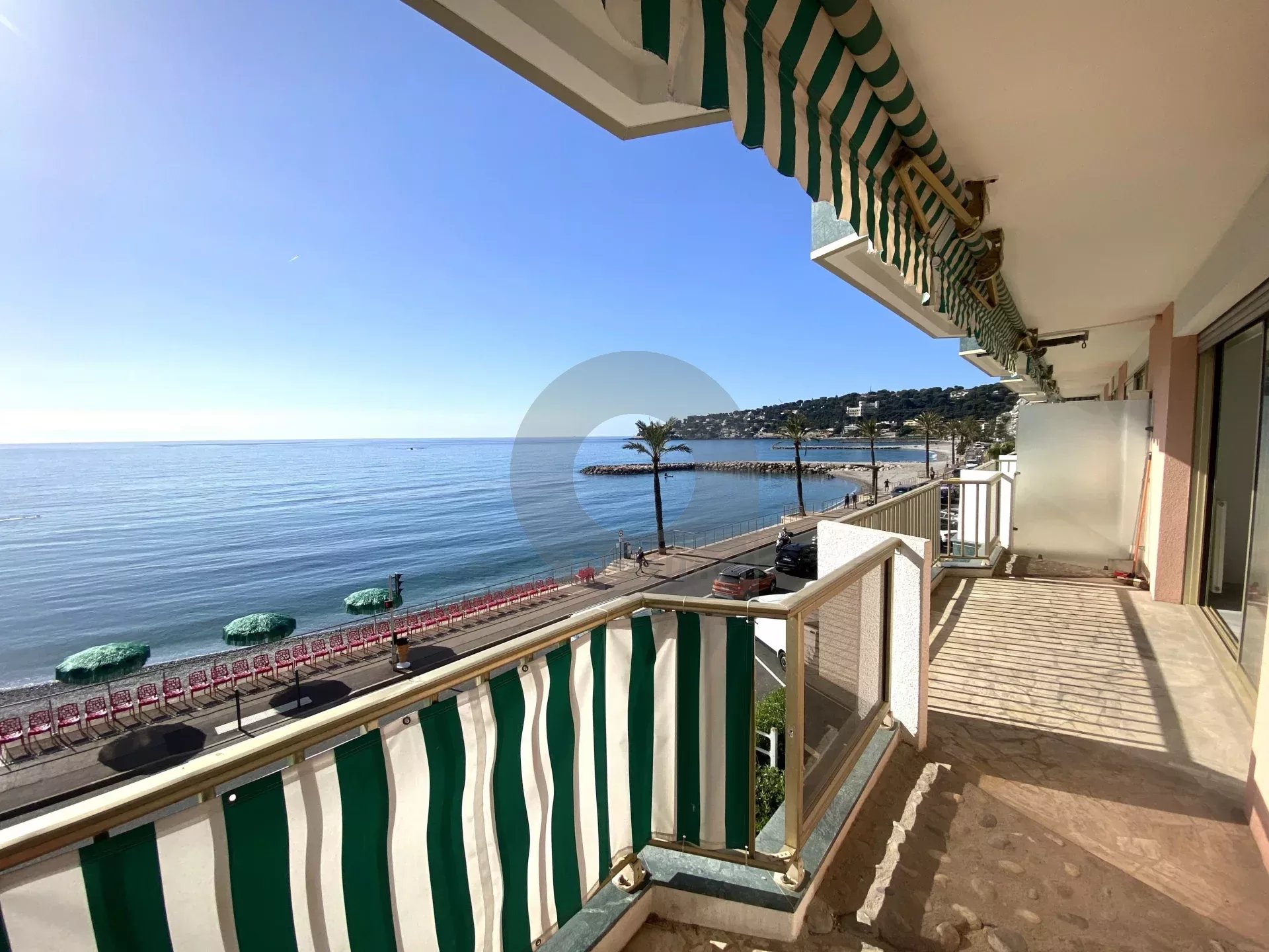 FRONT DE MER 2P 43M2 AVEC TERRASSE 12M2 CAVE