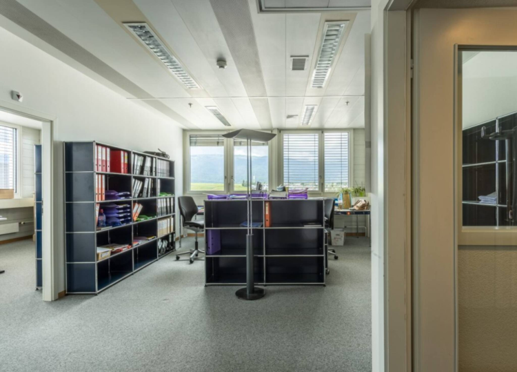 Bureaux de 130 m2  en  Zone FTI