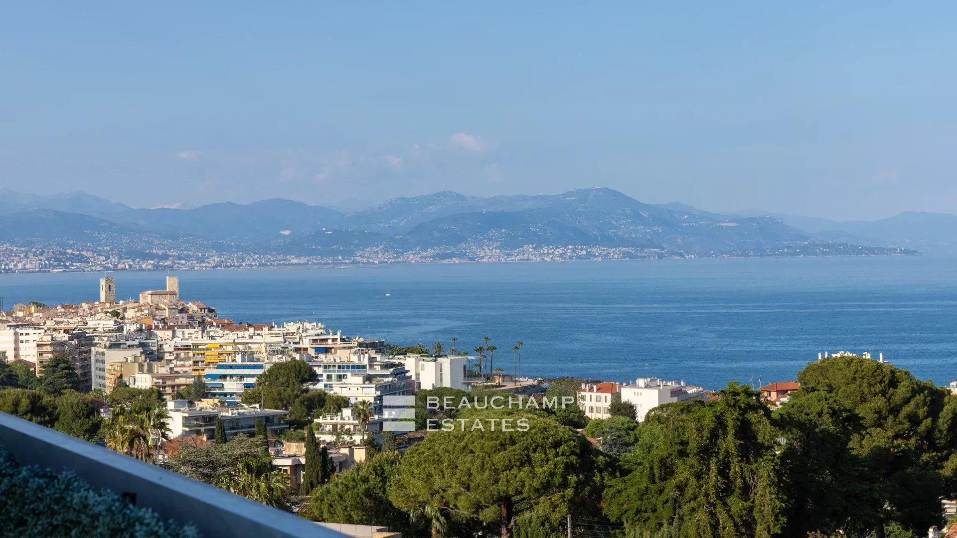 penthouse avec vue mer panoramique et piscine -  antibes