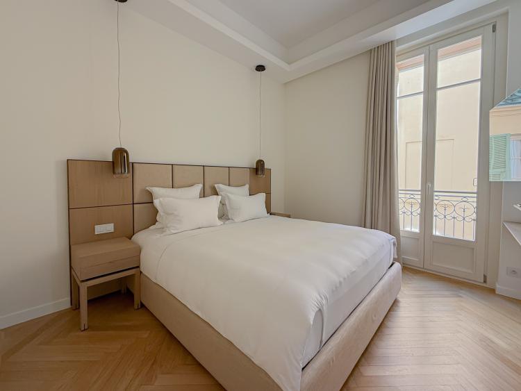 MONACO VILLE - BEAU 3 PIÈCES RÉNOVÉ - ROCHER