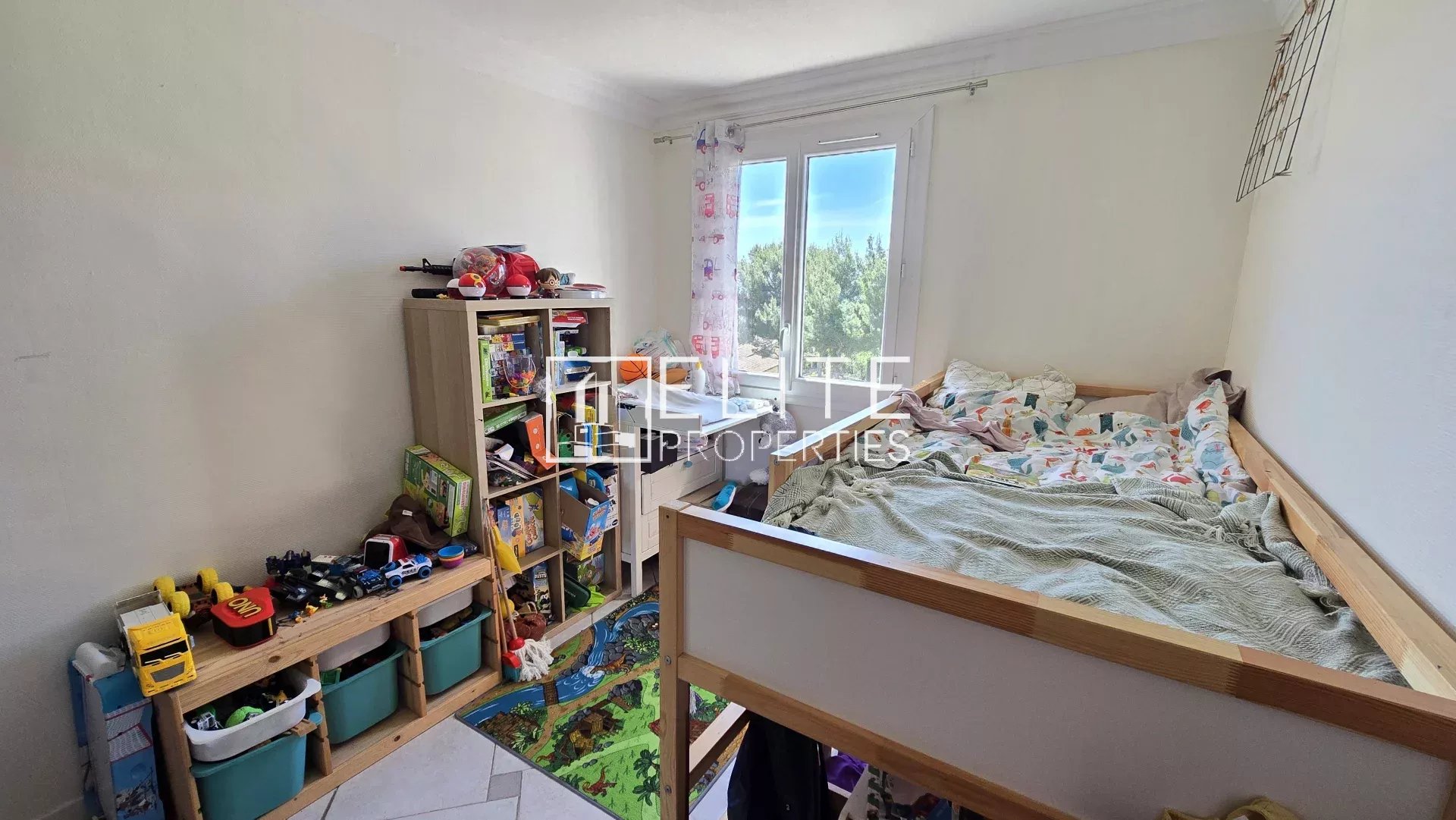 APPARTEMENT 3 PIÈCES DE 54 m² – DERNIER ÉTAGE – GARAGE PARKING & CAVE – LE CANNET