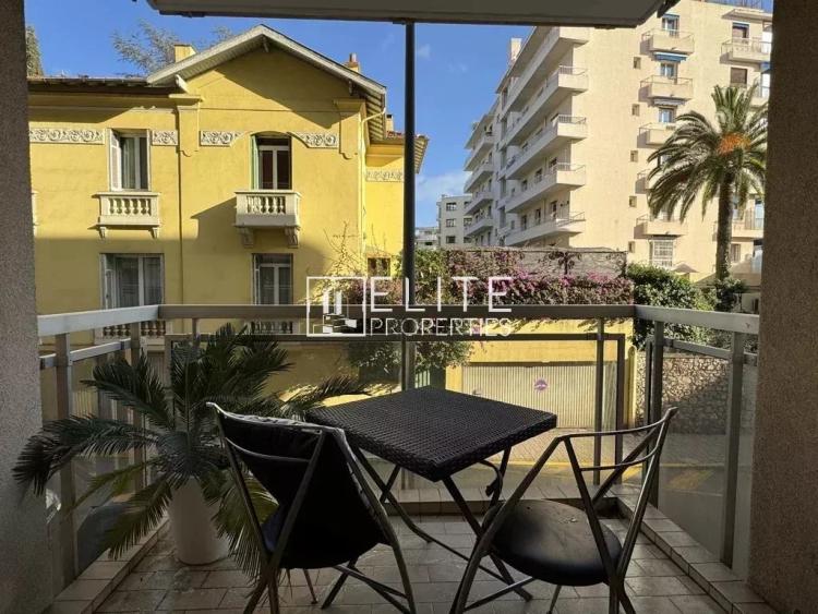 APPARTEMENT 5 PIÈCES DE 131 m² + 2 PARKINGS ET 2 CAVES – CANNES