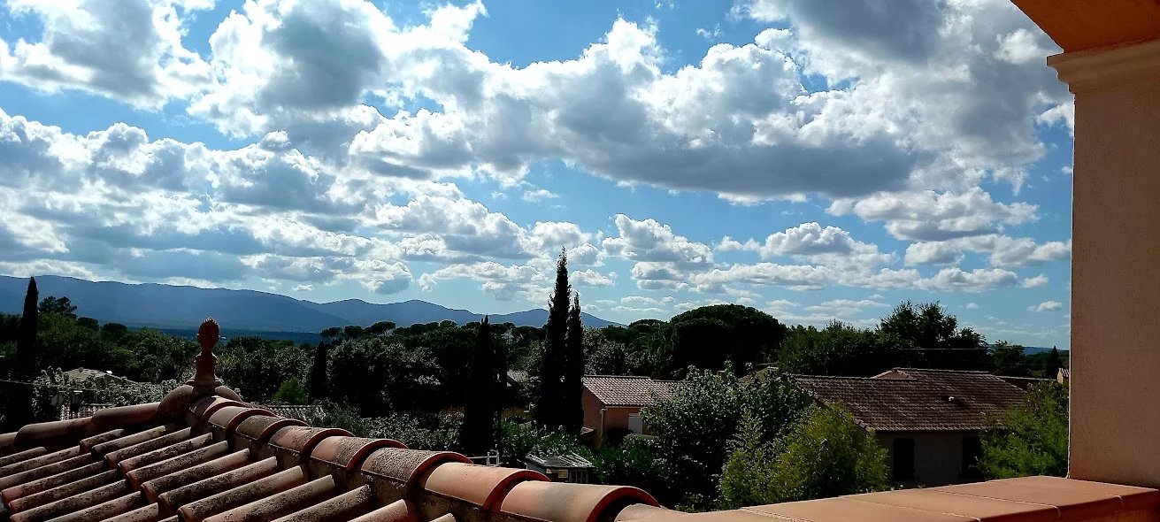 MAISON AVEC 2 APPARTEMENTS -  VIDAUBAN (83)