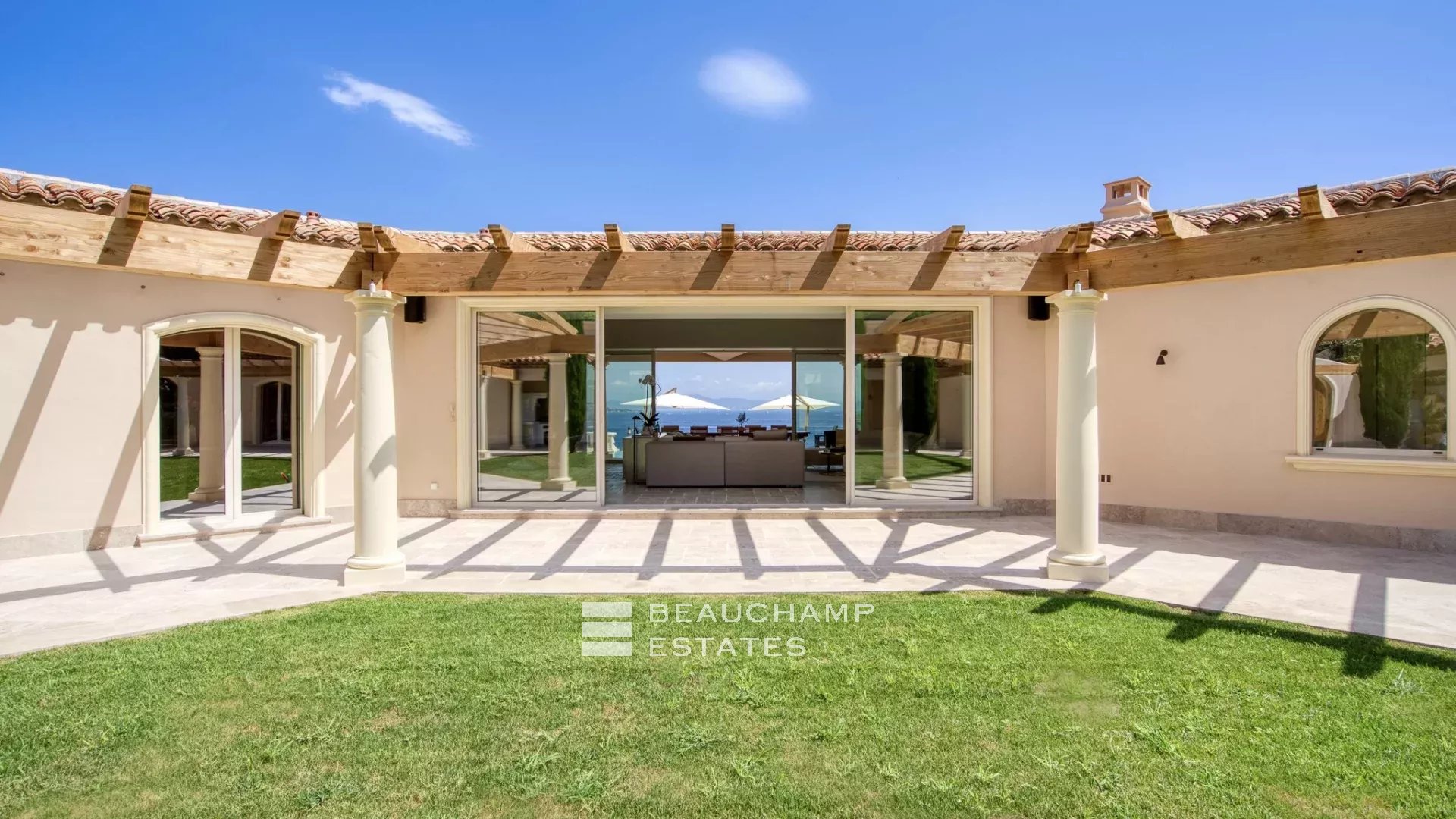 Villa provençale ultra-luxueuse située dans le prestigieux domaine des Parcs de Saint-Tropez