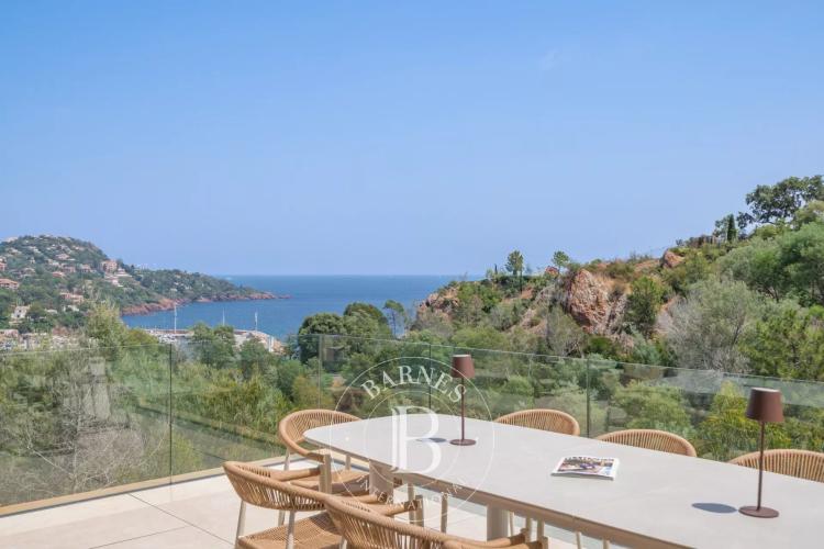 THÉOULE-SUR-MER - VILLA CONTEMPORAINE VUE MER