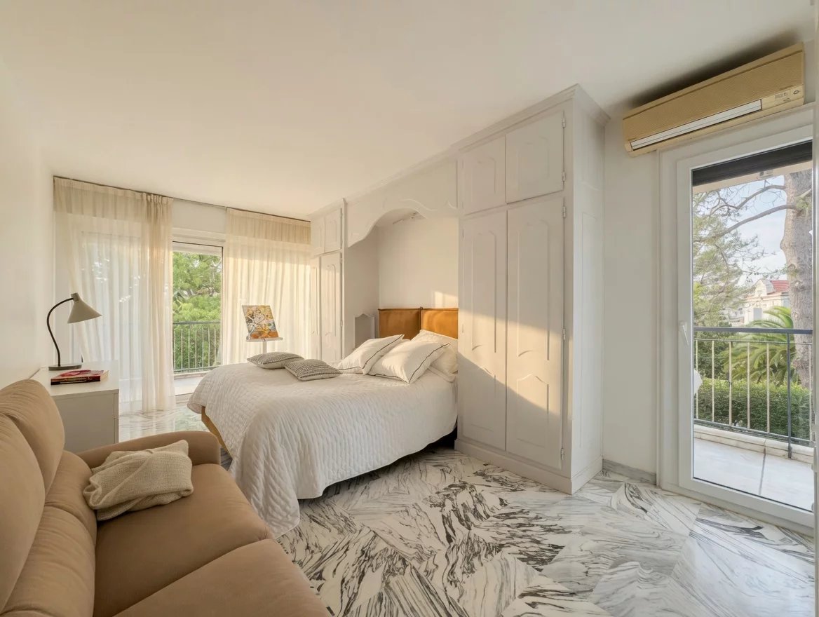 GRAND 3P CANNES OXFORD - TERRASSE D'ANGLE 41 m² SUD - VUE DEGAGEE, DOMINANTE SUR JARDINS