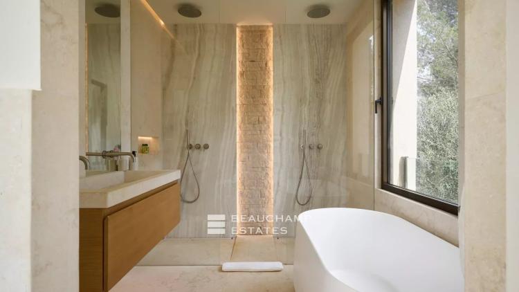 Villa contemporaine de 5 chambres proche de Mougins