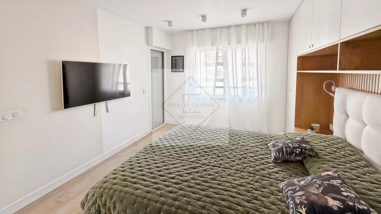 Appartement 3 pièces entièrement rénové – Cannes Palm Beach