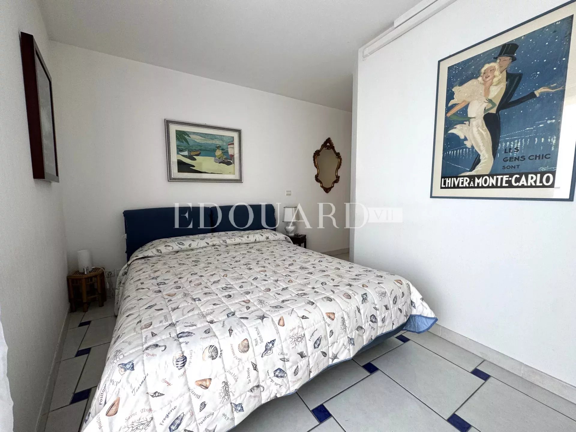 En exclusivité trois pièces à vendre avec terrasse, belle vue dégagée et garage
