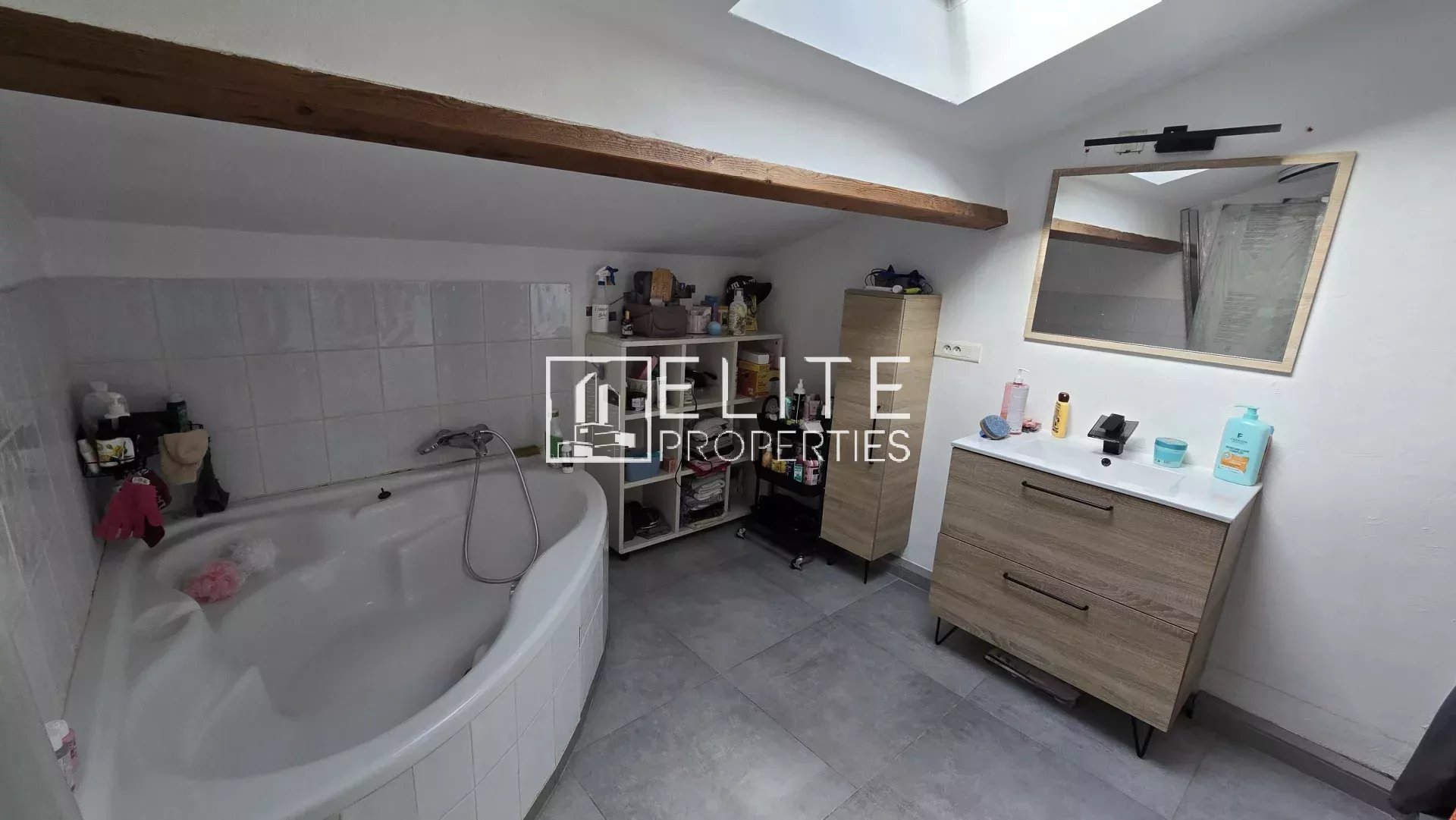 MAISON 280m² TOURRETTES