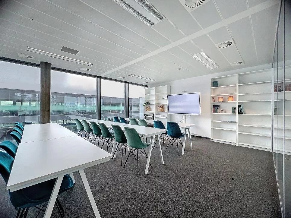 Magnifique espace de travail attique de 570m2 au coeur du Lignon