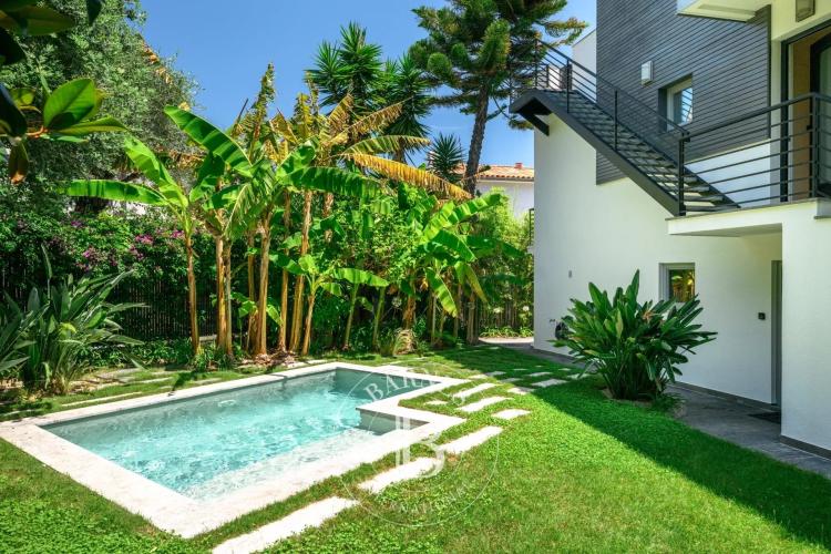 ROQUEBRUNE CAP MARTIN - ÉLÉGANTE VILLA CONTEMPORAINE AVEC VUE MER ET PISCINE