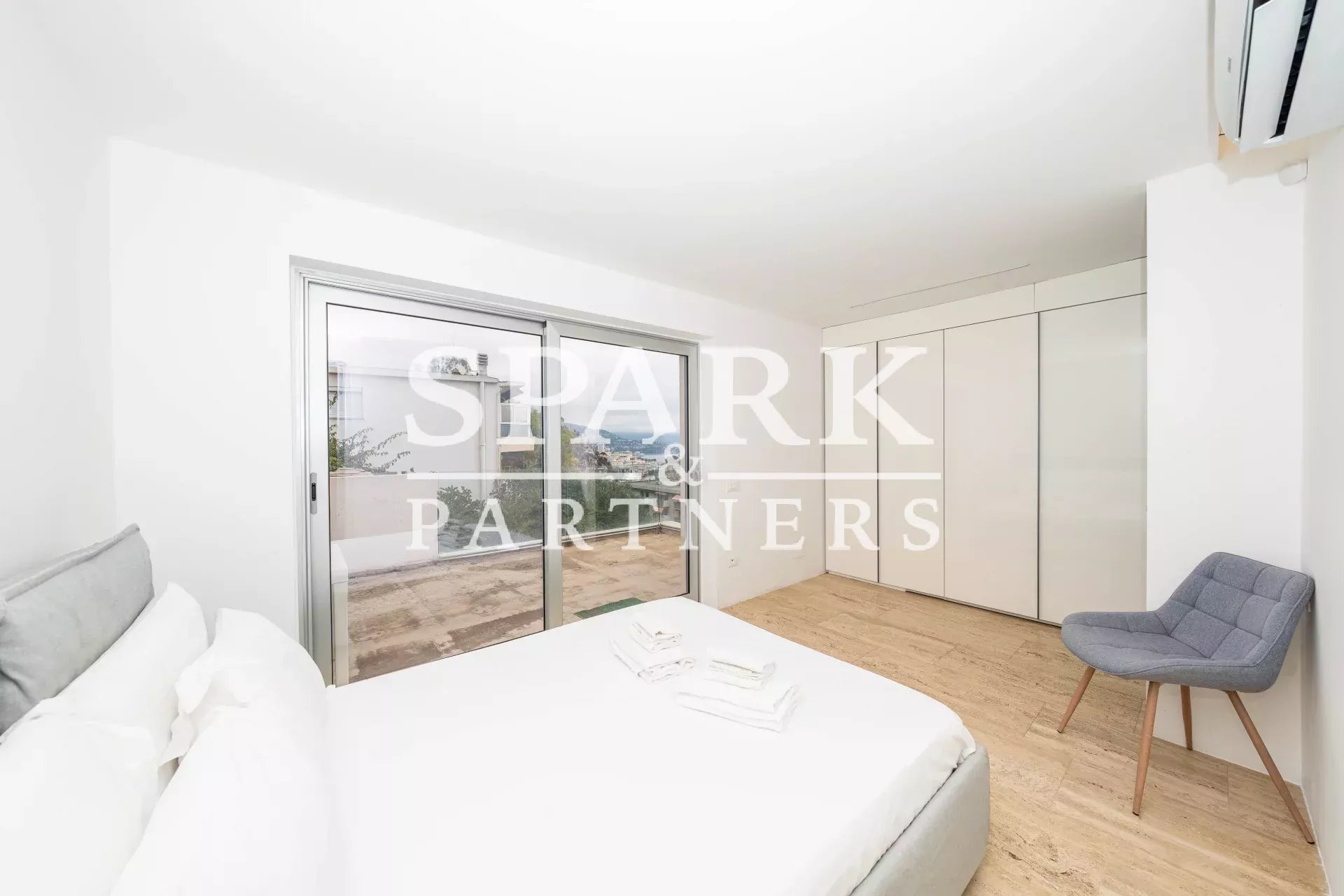 Cap d'Ail - Appartement 2 pièces avec une vue imprenable sur la mer et piscine
