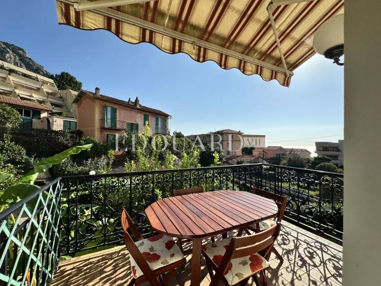 En exclusivité deux pièces avec terrasse et vue panoramique, au cœur du splendide quartier de Garavan