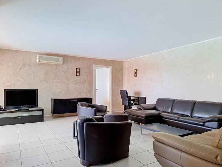VENTE APT-VILLA AVEC VUE PANORAMIQUE, JARDIN PRIVATIF ET PISCINE