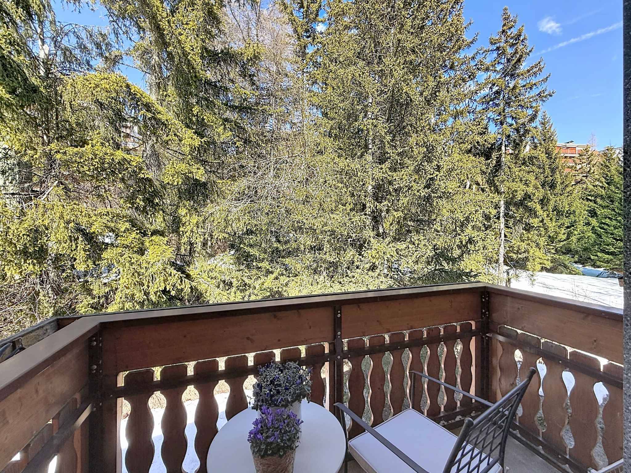 Charmant 4.5 pièces au calme absolu, à deux pas du centre
