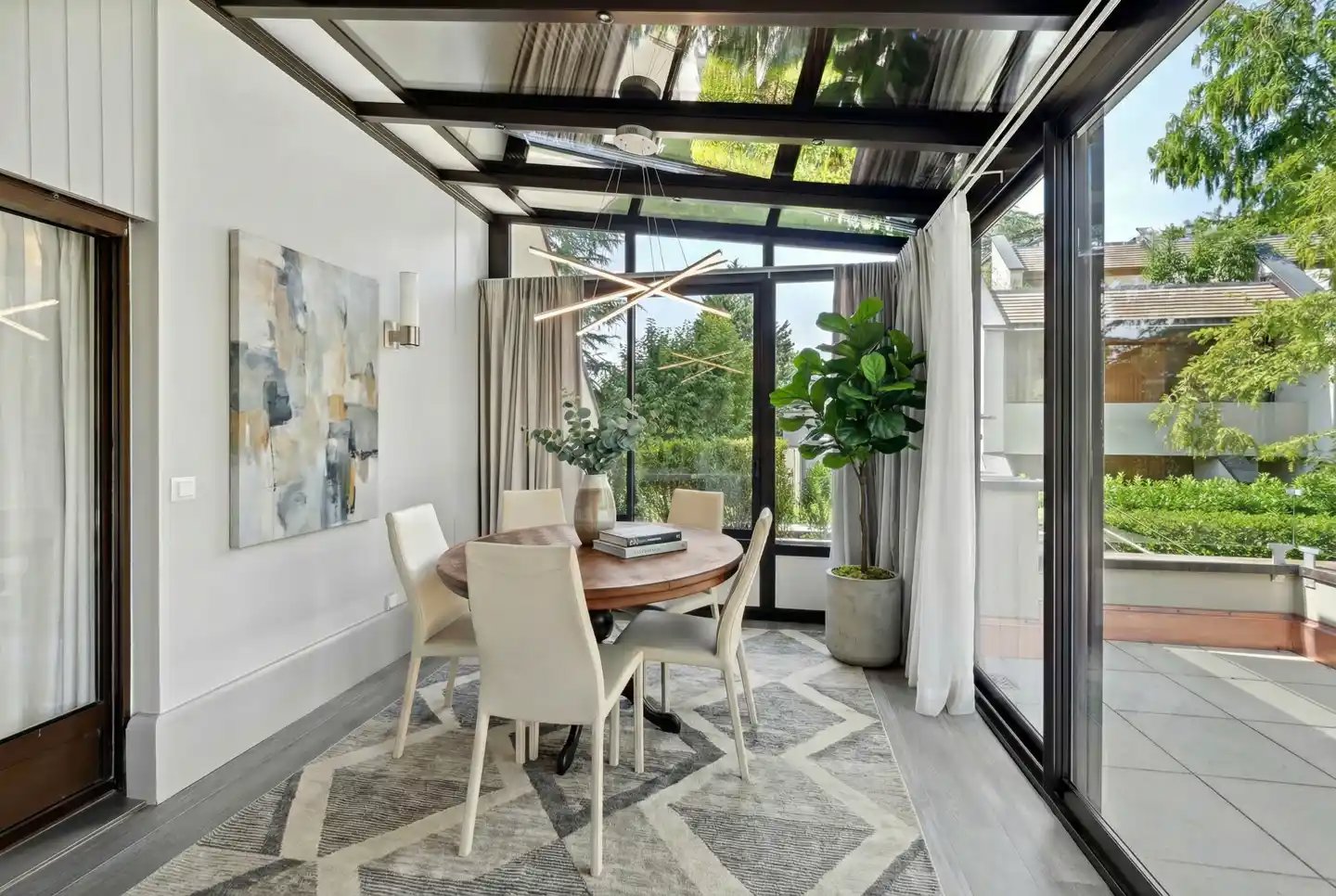 Luxurious triplex