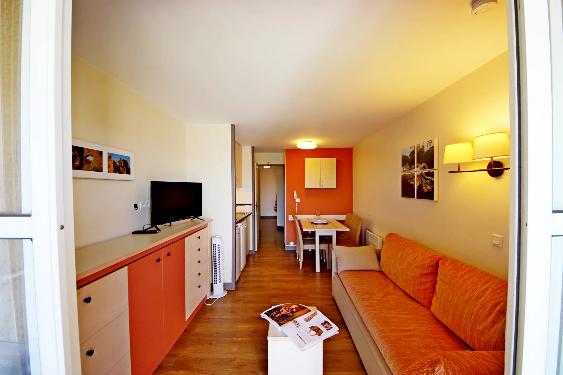 AGAY CAP ESTEREL 2 PIECES ETAGE ET PARKING