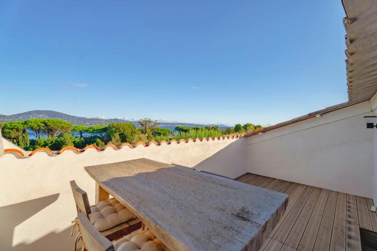 Propriété clé en main vue mer à vendre à Gassin