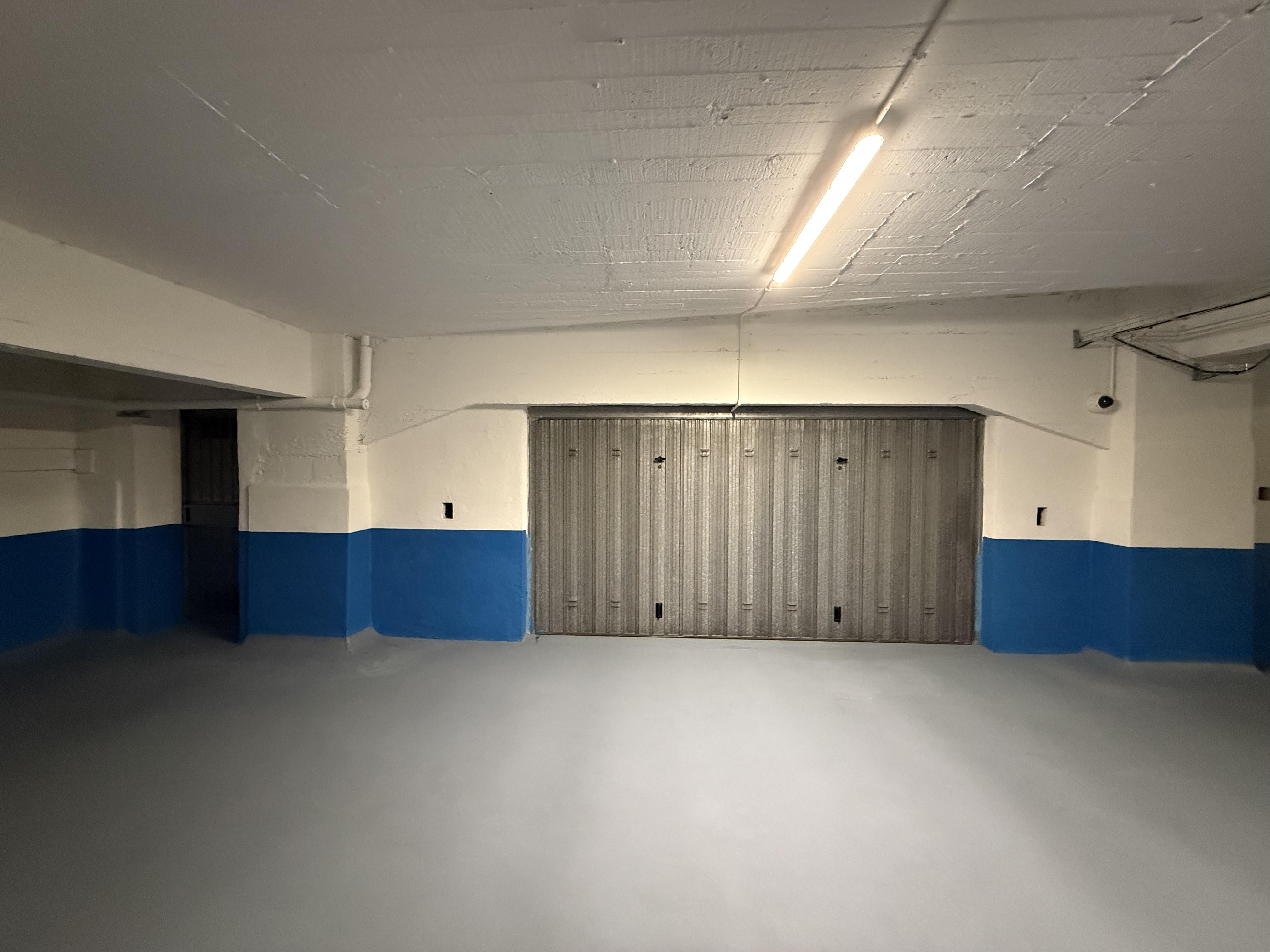 RARE ERMANNO PALACE : GRAND DOUBLE BOX AVEC BEL ESPACE DE STOCKAGE ATTENANT !
