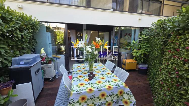APPARTEMENT 2 PIÈCES DE 33m² + PISCINE, PARKING ET CAVE – MANDELIEU