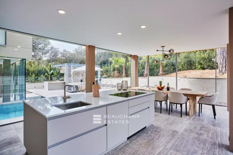 Magnifique villa dans un parc privé à Saint-Tropez