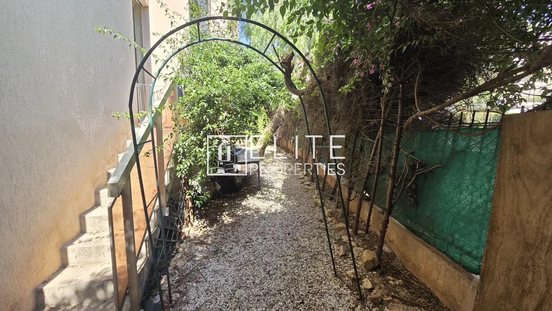 APPARTEMENT 4 PIÈCES 65 m² + GARAGE + JARDIN PRIVATIF LE CANNET
