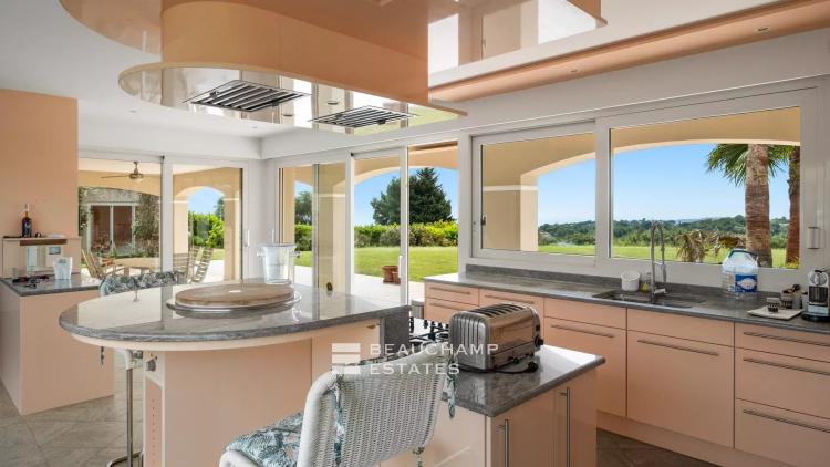 Propriété de charme 5 chambres avec vue mer  - Biot