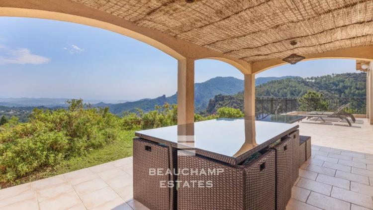 Villa provençale 3 chambres avec vue mer panoramique - Fréjus