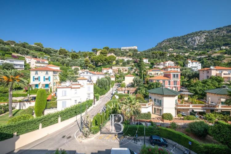 BEAULIEU-SUR-MER – APPARTEMENT D’EXCEPTION AU DERNIER ÉTAGE - VUE MER ET MONTAGNE