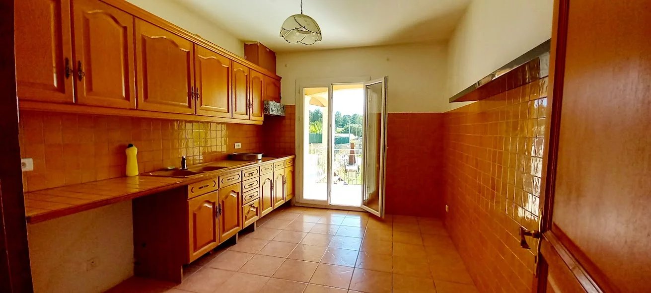 MAISON AVEC 2 APPARTEMENTS -  VIDAUBAN (83)