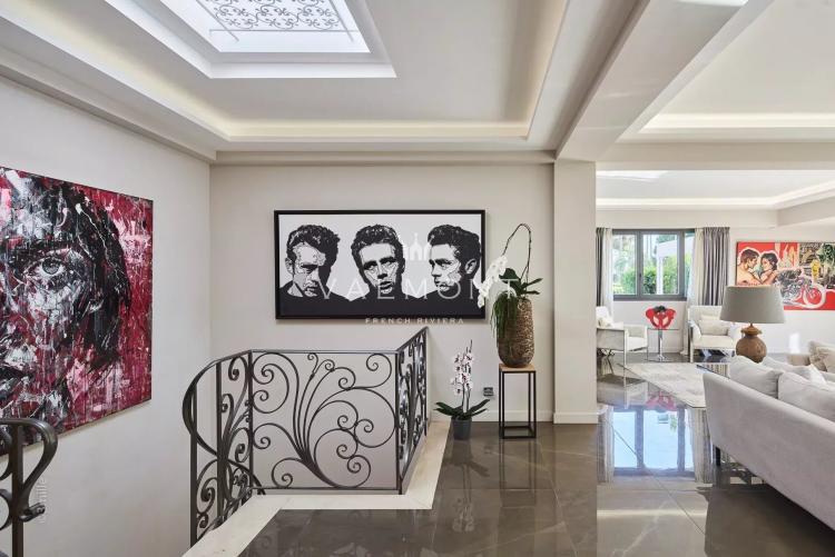 Magnifique villa en front de mer à Cannes