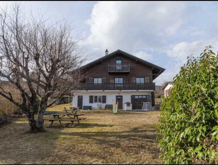 Charmantes Chalet mit 6 Zimmern in Arzier-Le Muids
